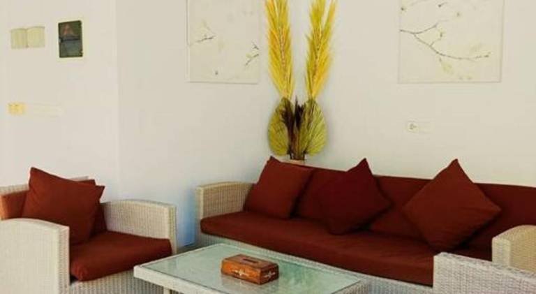 Villa with pool — photo 5