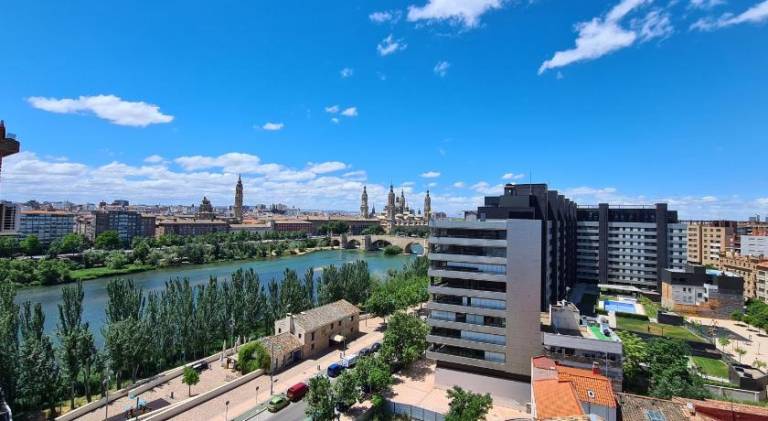 Fully equipped holiday apartment with jacuzzi | Next to Cathedral-Basilica of Our Lady of the Pillar | Pets allowed — photo 4