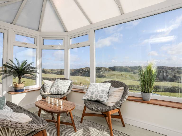 Fully equipped pleasant cottage with yard | Beach view | Close to the beach | Pet-friendly — photo 4