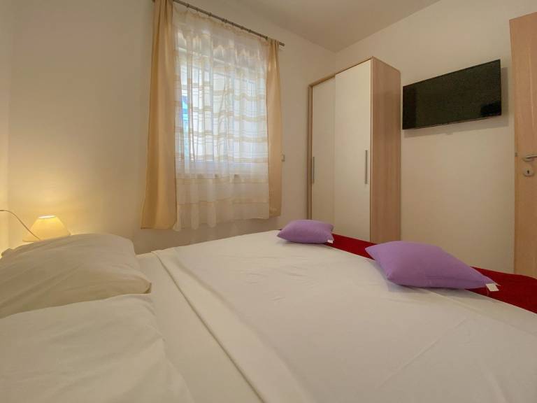 Apartment with terrace — photo 4