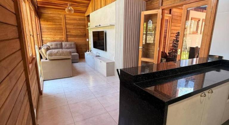House with pool — photo 3