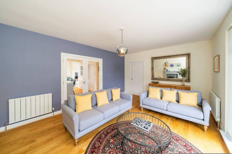 Family-oriented house with yard | Pet-friendly — photo 5