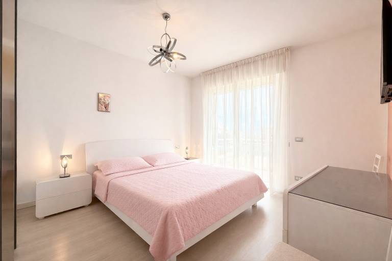 Rental apartment with 2 rooms for 5 persons — photo 4