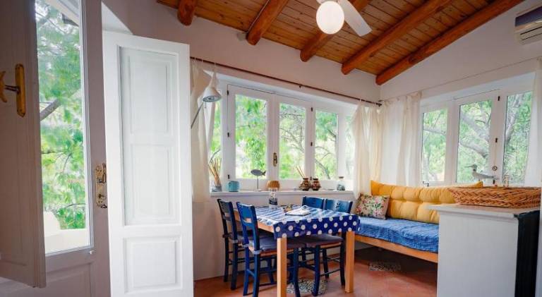 Vacation home with patio & garden — photo 2