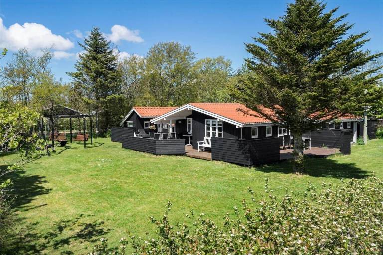 Vacation home with patio in Ringkobing