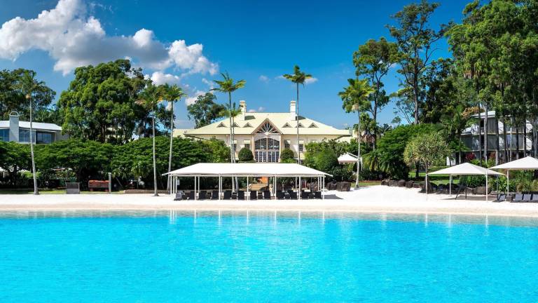 Resort Hope Island