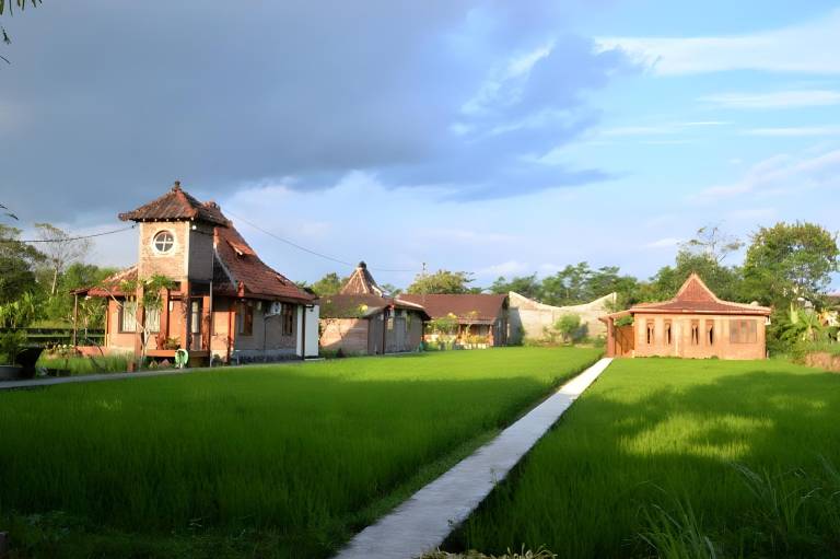 Alamanda family Villas Pool Yogyakarta