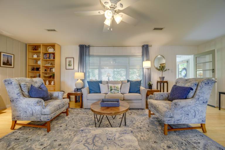 Serene Lake Junaluska Gem: Deck & Mountain Views — photo 5