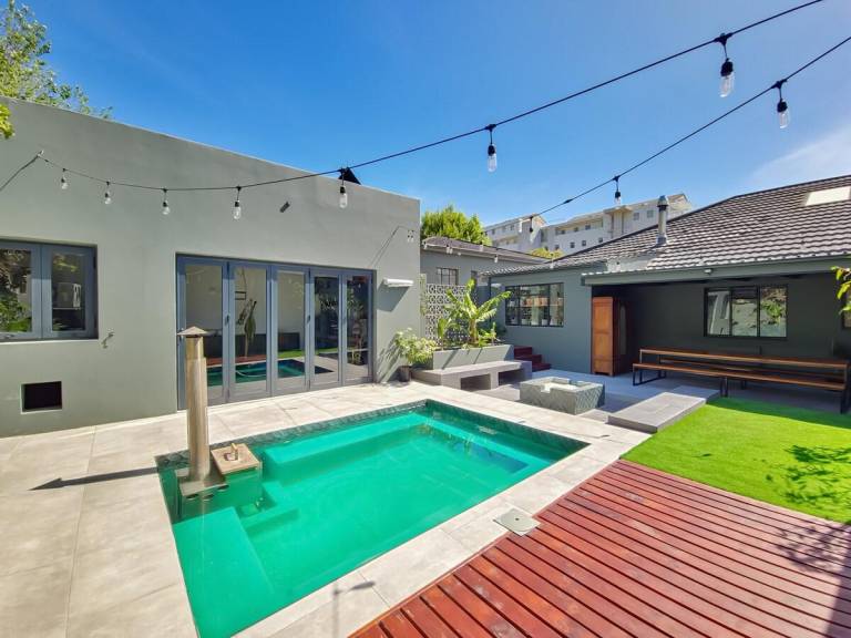 Villa with barbecue, pool & garden | Close to District Six Museum in Cape Town