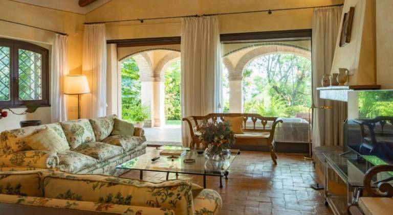 Villa with pool — photo 2