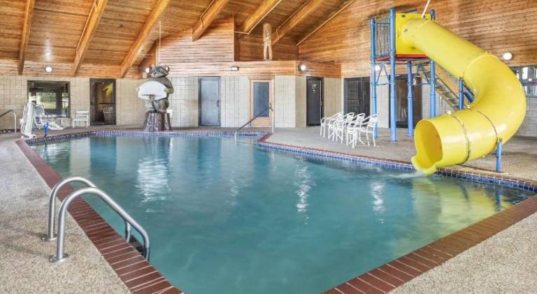 AmericInn by Wyndham Chamberlain - Conference Center — photo 4