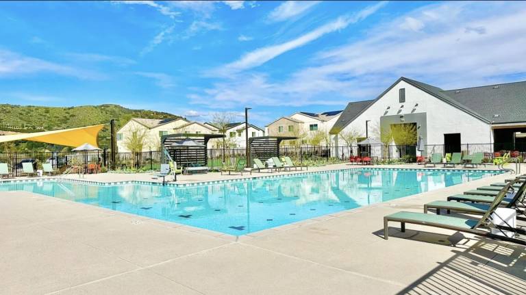 Child-friendly nice rental apartment with private pool | Dogs allowed in Fallbrook, CA
