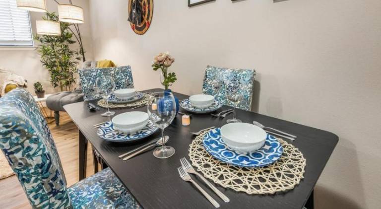 AT and T Walkable 1BD unit Live the Excitement — photo 4