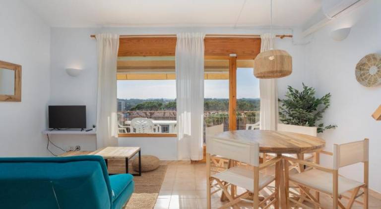 Rental apartment with private pool, terrace & yard | Suitable for remote work — photo 2