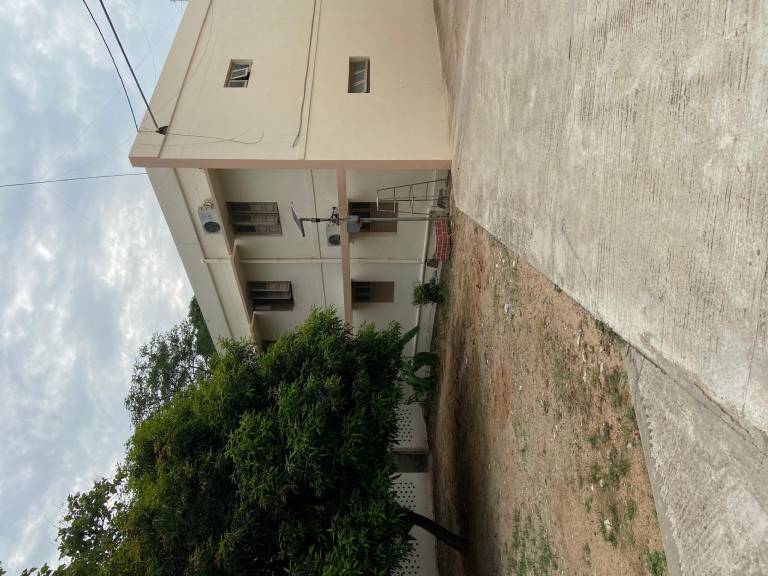 Vacation home with garden in Banjar