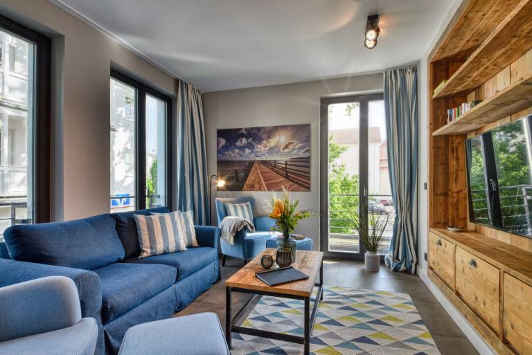 Erleben Sie maritimen Charme in der Ferienwohnung Reetkoje mit Seeblick in Binz. in Binz