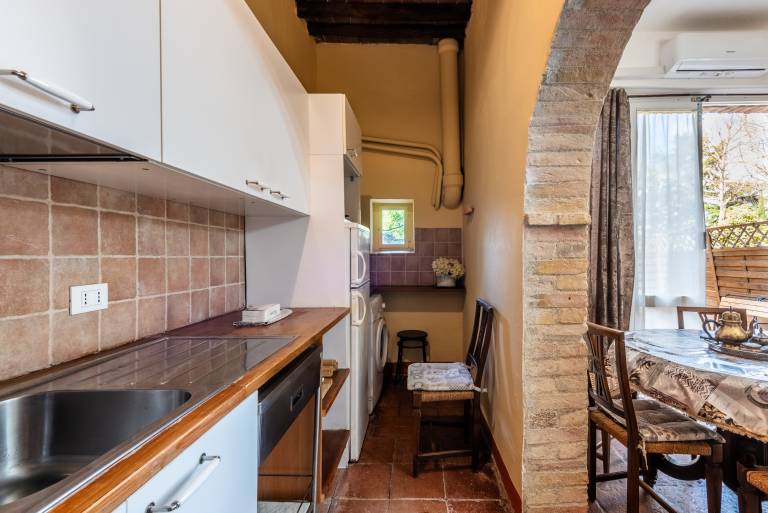 Apartment 'Il Caminetto - Antiche Dimore' with Shared Pool, Wi-Fi and Air Conditioning — photo 5