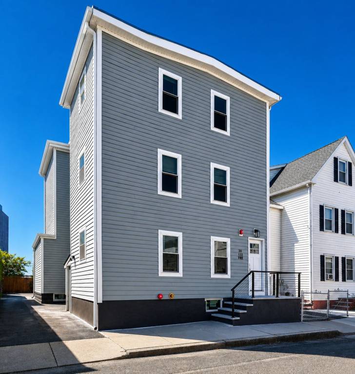 House  North Brookline