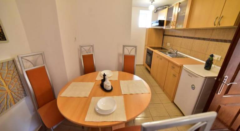 Holiday apartment with 2 rooms for 6 persons — photo 4