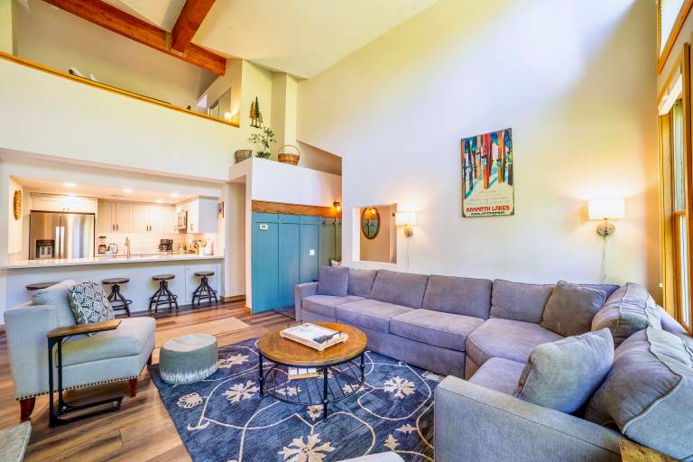 Family-friendly big vacation home with grill & jacuzzi | Mountain view | Pets are welcome — photo 4