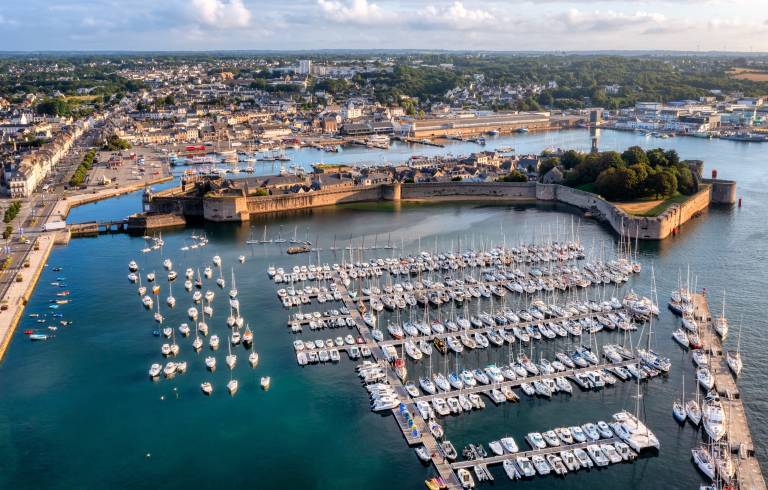 Holiday apartment with 2 rooms for 4 persons in Concarneau
