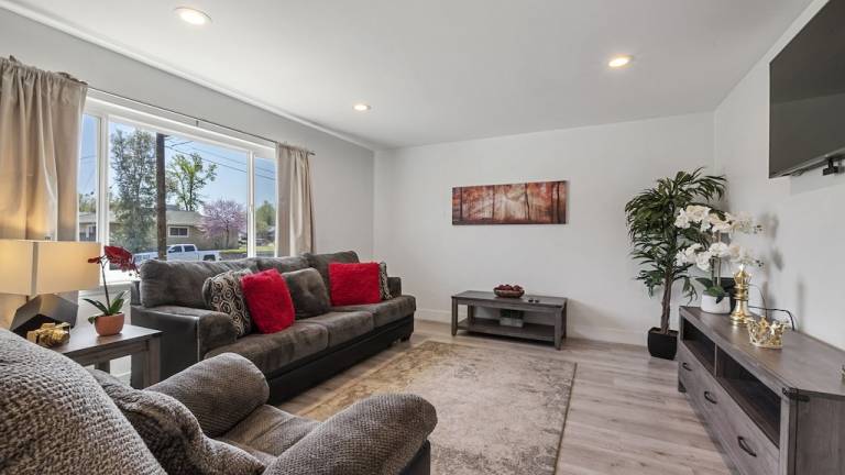 House Gregory Gardens