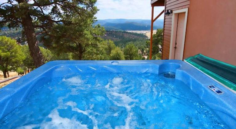 House with jacuzzi | Dogs allowed in Ruidoso, NM