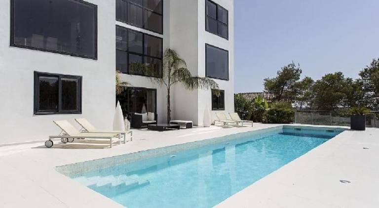 Villa with private pool, terrace & BBQ | Suitable for remote work in Vilafranca del Penedes