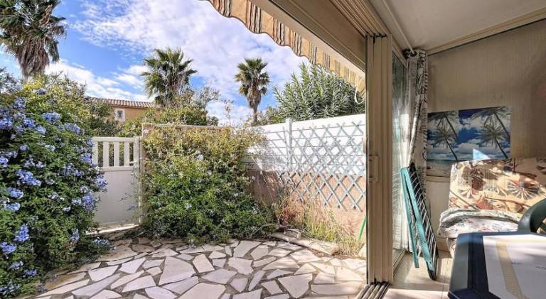 Villa with 1 room for 5 persons — photo 4