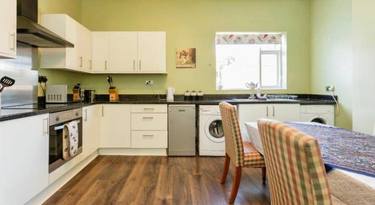 Holiday apartment with 2 rooms for 6 persons — photo 2