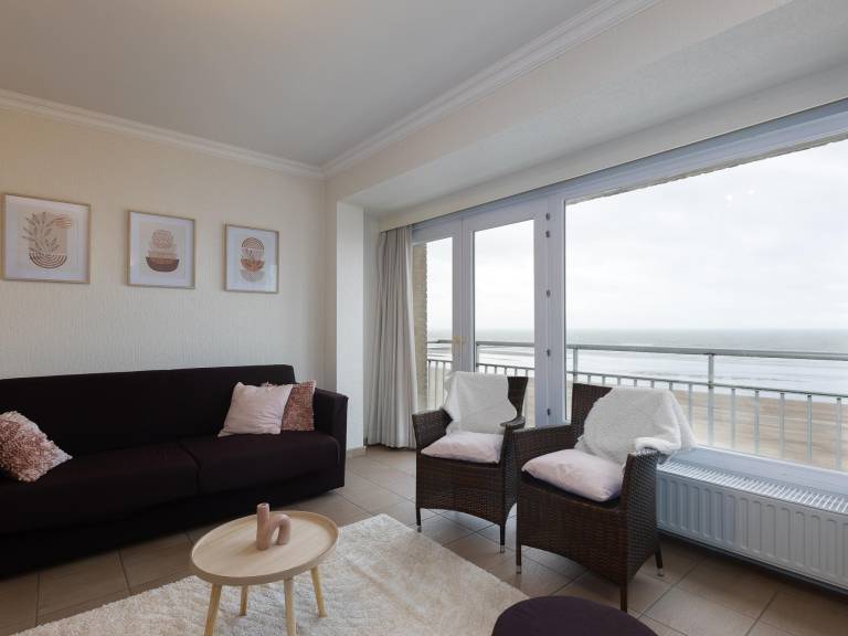 Apartment with sea view and two terraces — photo 3