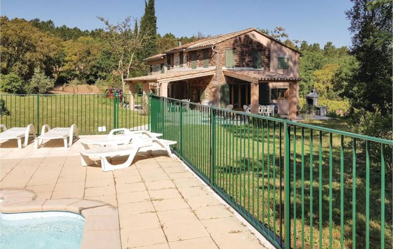 House  Les Mayons