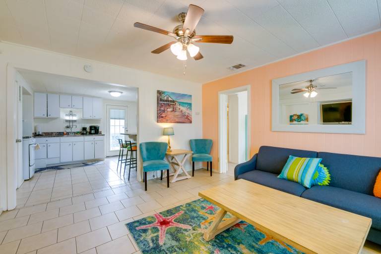 Walk to Aransas Bay: Beautiful Rockport Townhome — photo 5