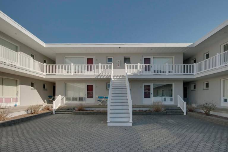 Condo Avalon