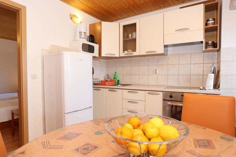 Two bedroom apartment with terrace and sea view Kučište - Perna, Pelješac (A-10143-a) — photo 5