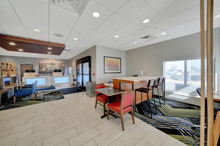 Holiday Inn Express Hotel & Suites Beatrice By IHG — photo 4