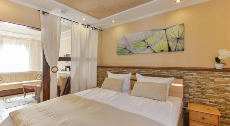 Serviced apartment with 2 rooms for 5 persons — photo 2