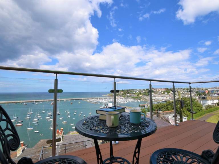 Cottage with yard | Water view | Dogs allowed in Paignton