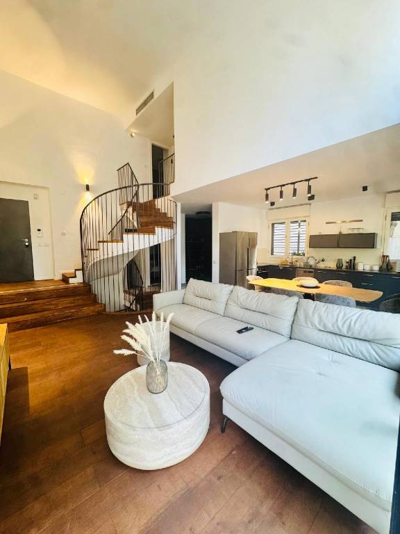Holiday apartment with yard | Near Neve Tzedek — photo 2