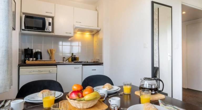 Serviced apartment with pool, sauna & garden | Good for workation — photo 4