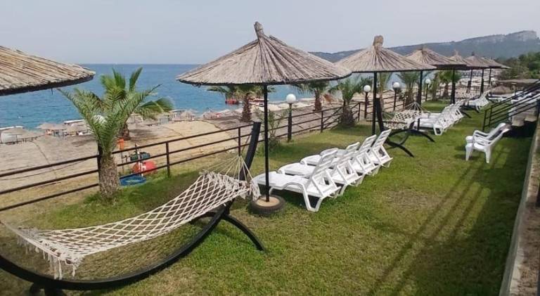 Apartment with terrace & garden in Kemer