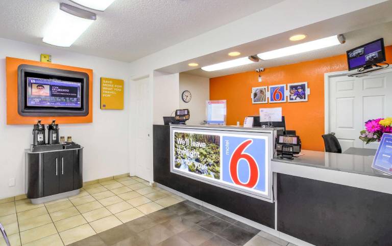 Motel 6 Medford, OR - North — photo 3