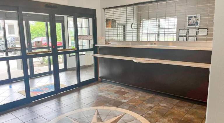 OYO Townhouse Beaumont Medical Center Area I-10 — photo 4