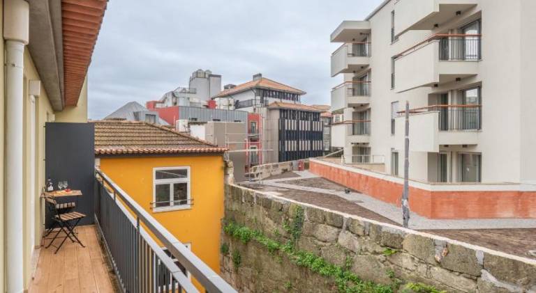 Beautiful rental apartment with patio | Next to Porto Cathedral | Pets are welcome — photo 4