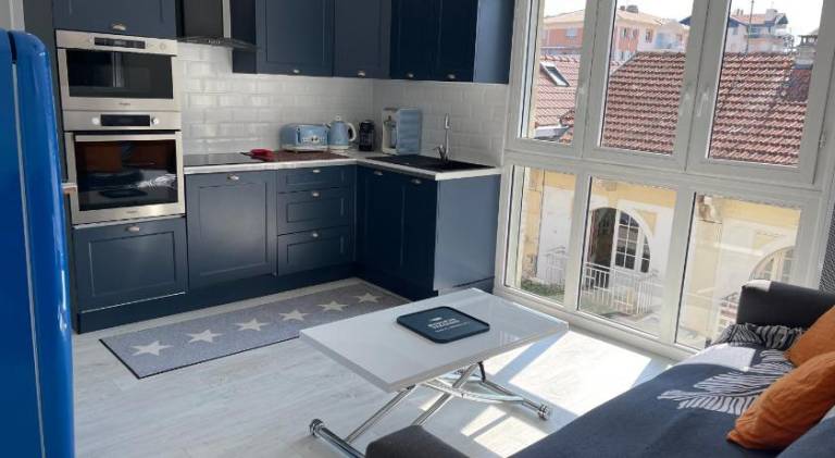 Holiday apartment with 3 rooms for 6 persons in Arcachon
