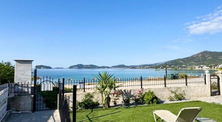 Villa Harmony Beach Front in Kavala