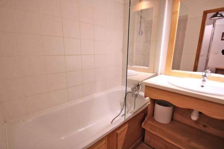 Nice holiday apartment with sauna, patio & pool | Ski nearby | Dogs allowed — photo 4