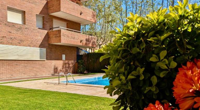 Holiday apartment with pool — photo 4