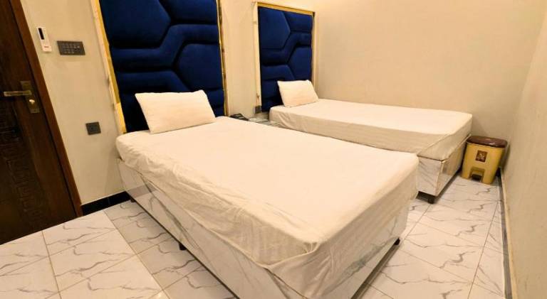 Dove Inn Hotel wahdat road