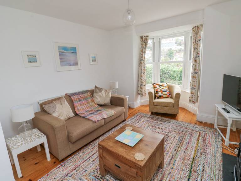 Family-friendly cottage with yard | Beach view | Pet-friendly — photo 4
